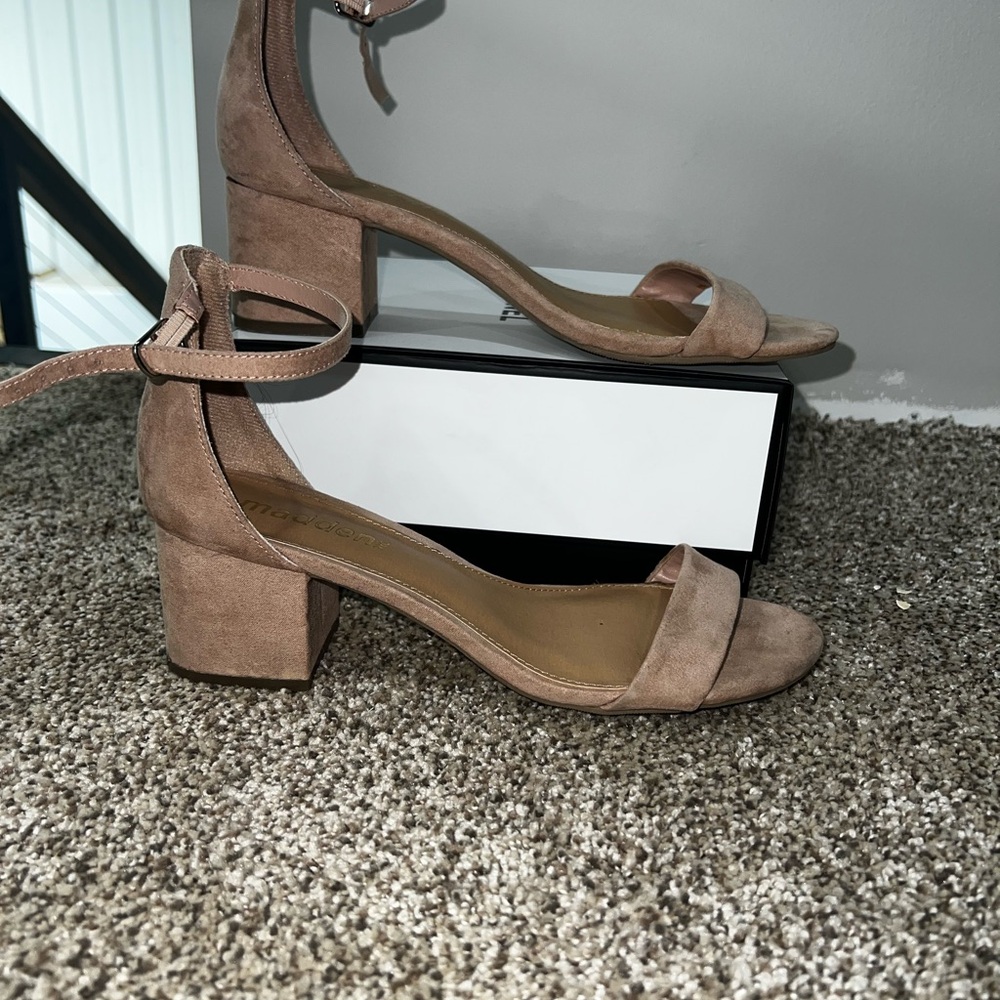 Elegant Tan Block Heel Sandals